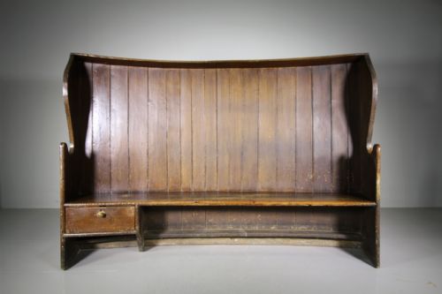 Large Late Georgian Yorkshire Settle in Original Paint
