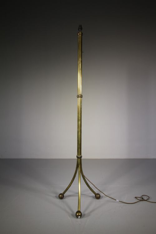 Quality English Edwardian Antique Brass Standard Lamp

