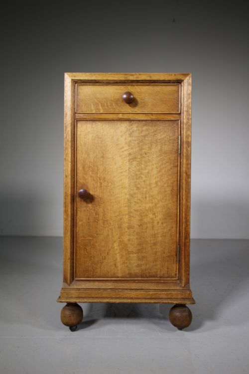 Heals Buttery Hutch Range Antique Oak Bedside Cabinet