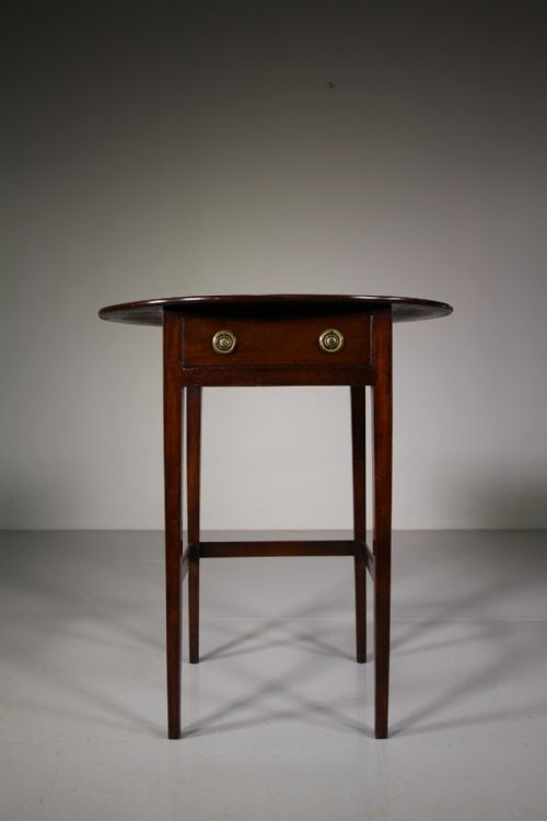Georgian Antique Oval Mahogany Side Table