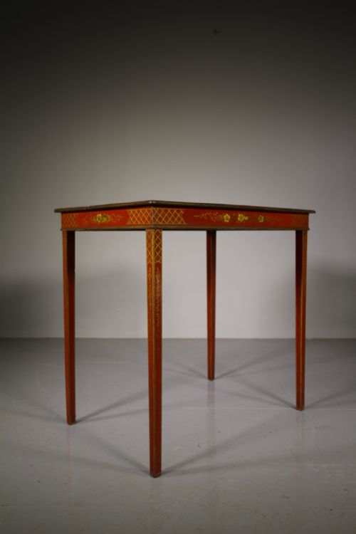 English Georgian Antique Chinoiserie Side Table