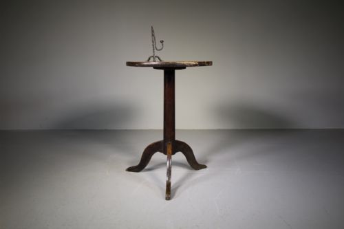 English 18th Century Antique Elm Tripod Table