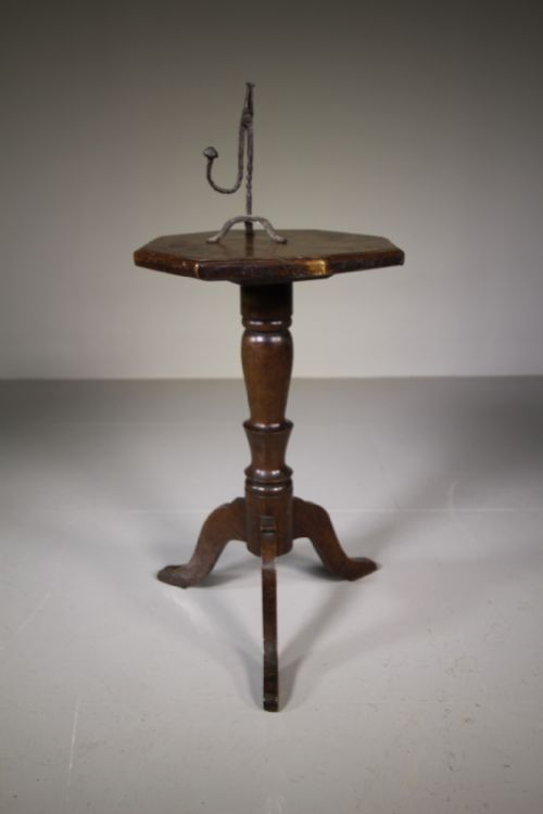 Early 19th Century Welsh Antique Oak Tripod Table