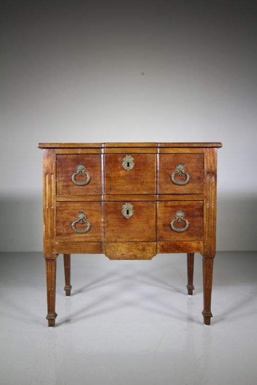 Early 19th Century Antique Mahogany Commode Chest