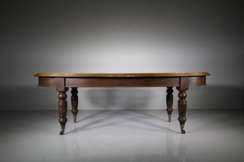 Unusual English 19th Century Antique Oval Mahogany Dining Table