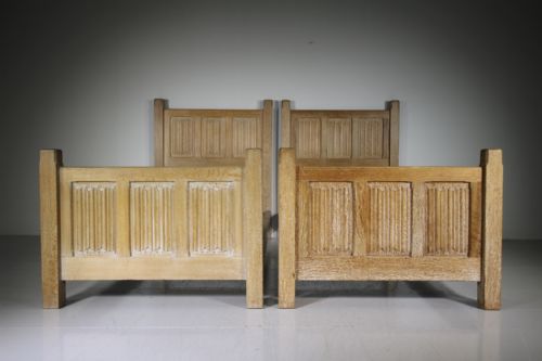 Superb Pair of Heals Antique Oak Beds with Heals Bed Bases