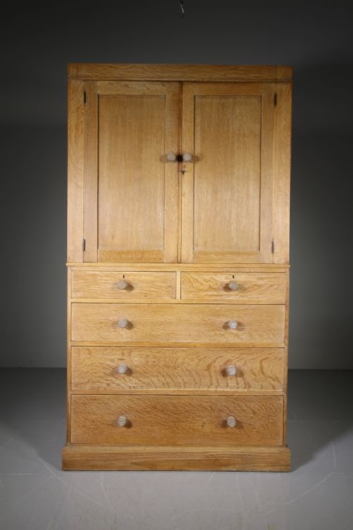 Heals of London 1930’S Oak Linen Press Cupboard
