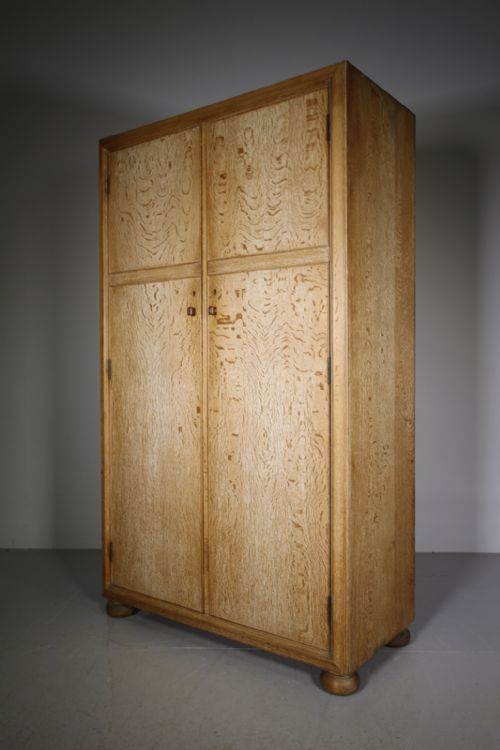 Quality Heals Buttery Hutch Range Antique Oak Wardrobe