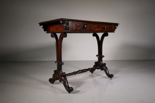 English William IV Antique Mahogany Centre Table