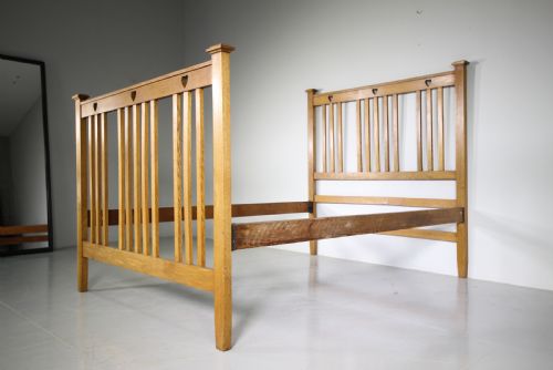 English 19th Century Arts & Crafts Antique Oak Double Bed
