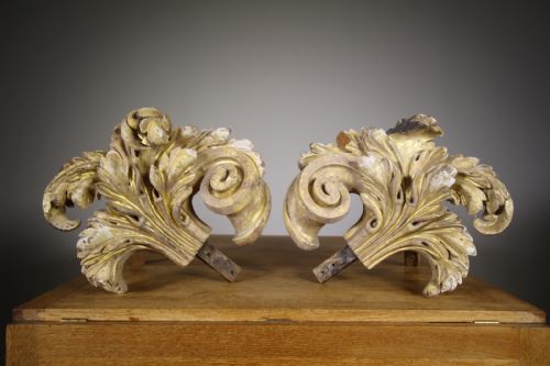 Large Pair of English Regency Antique Carved Gilt Curtain Pole Ends