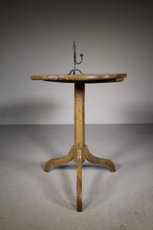 English 18th Century Antique Oak Tripod Table