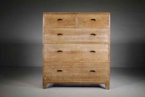 Rare Model Heals 1920’S Oak Chest of Drawers
