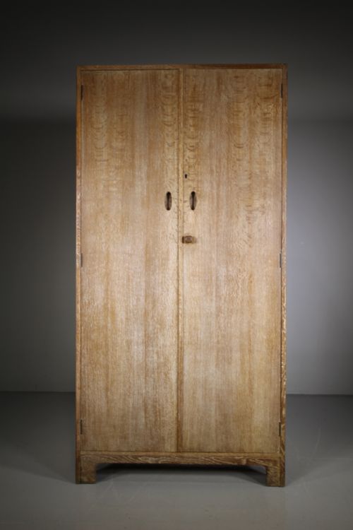 Rare Model Heals of London 1920’S Oak Wardrobe – Labelled