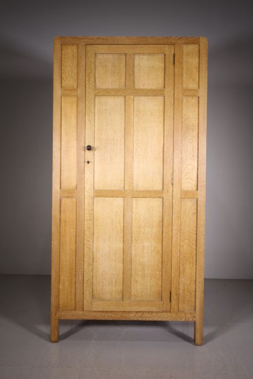 
Quality Heals of London 1920’S Oak Wardrobe