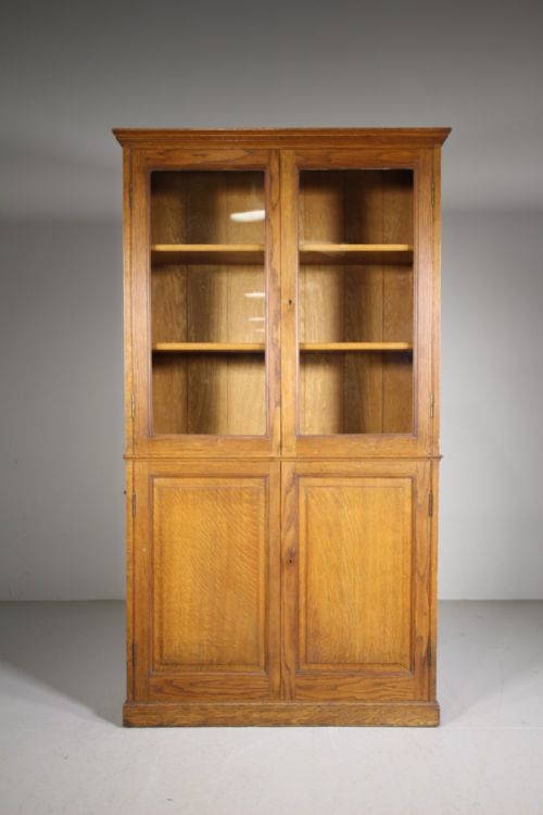 
Quality 19th Century English Antique Oak Bookcase
