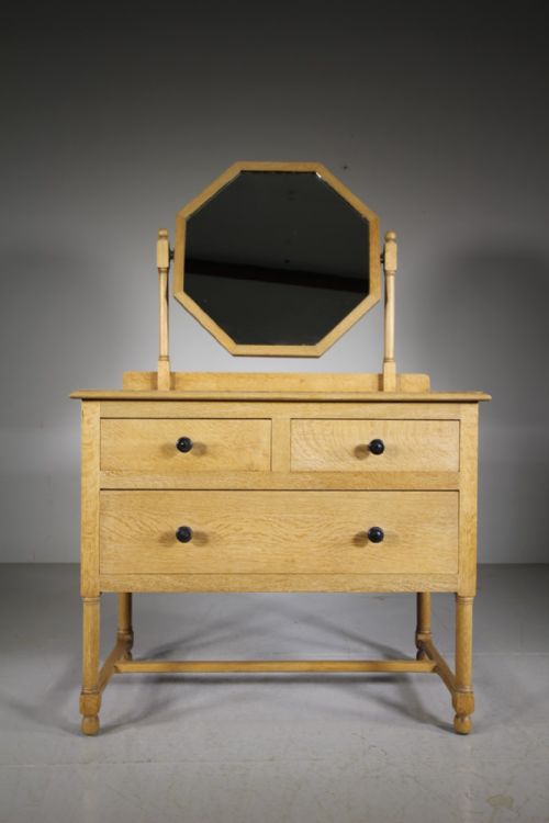 Heals 1920’S Tilden Range Oak Dressing Chest