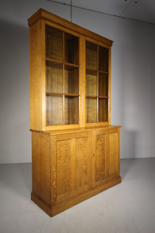 fig 1. Superb Quality English 1930’s Large Oak Bookcase
