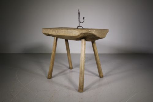 English 19th Century Antique Elm Pig Table