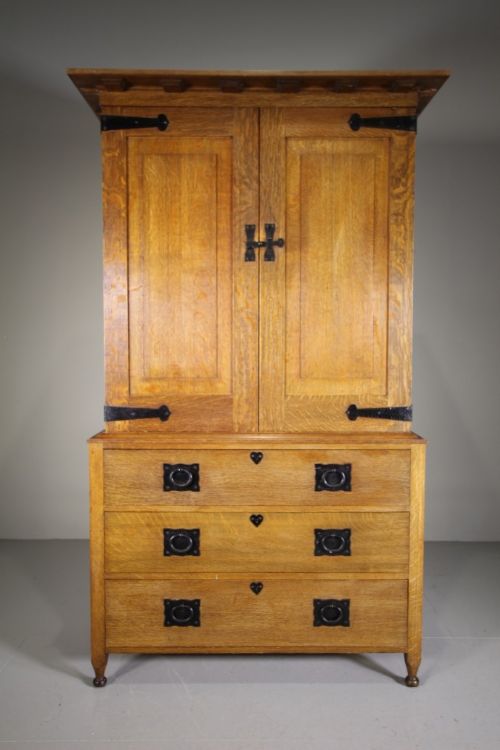 
Iconic Heals of London Antique Oak Mansfield Linen Press Cupboard