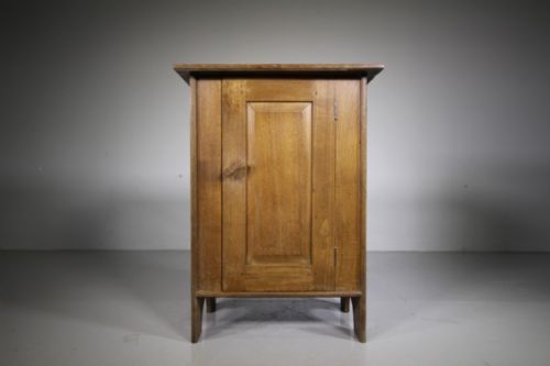 High Quality 1920’S Cotswold School Sweet Chestnut Cupboard