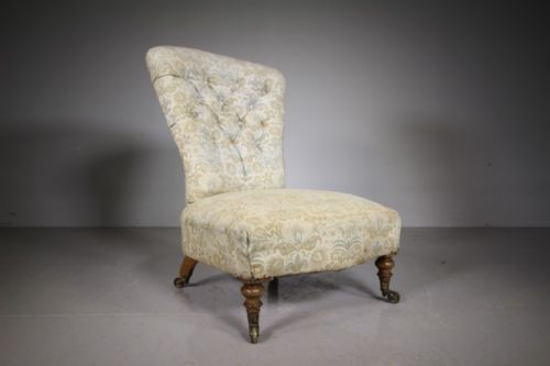 
Early Howard & Sons Antique Upholstered Chair