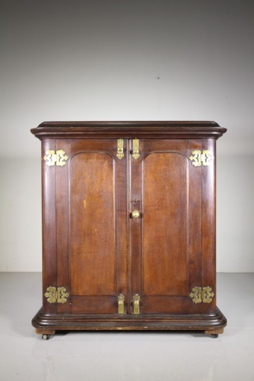 Large 19th Century Antique Oak Ships Cupboard