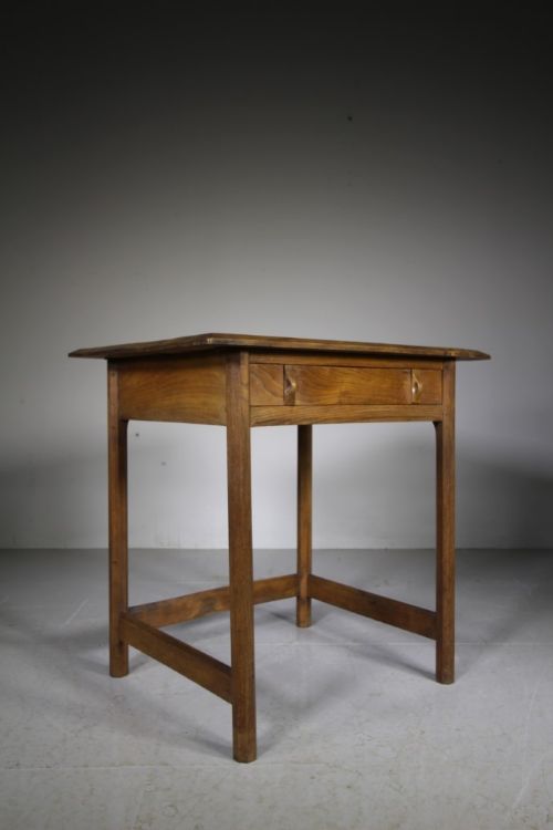 
Quality Cotswold School 1930’S Elm Side Table