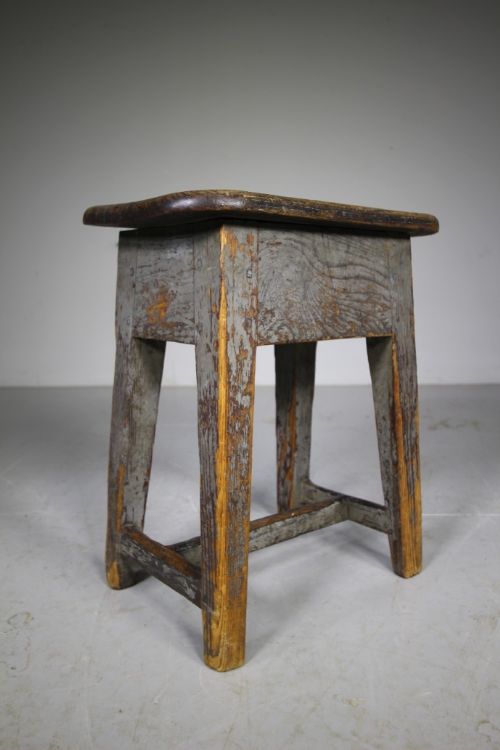 
English 19th Century Antique Elm Stool in Original Paint