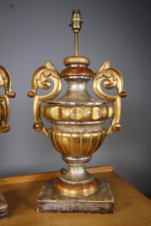 LARGE PAIR OF 19TH CENTURY CARVED PINE GILT ANTIQUE URN LAMPS - ADDITIONAL PHOTO 3
