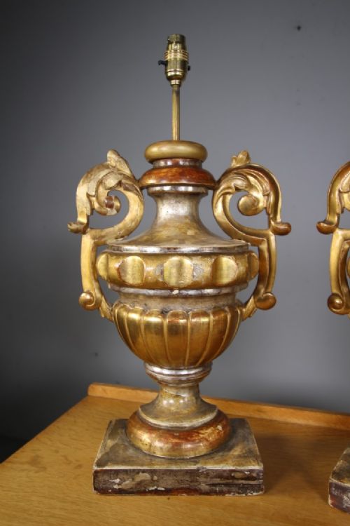 LARGE PAIR OF 19TH CENTURY CARVED PINE GILT ANTIQUE URN LAMPS - ADDITIONAL PHOTO 4
