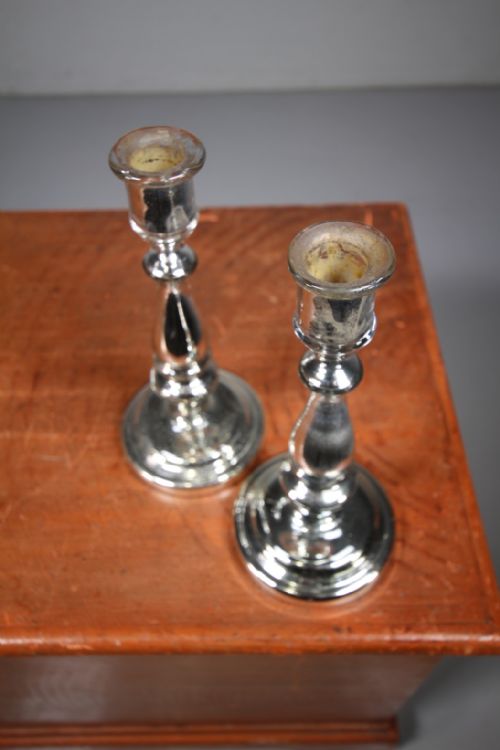 PAIR OF ENGLISH 19TH CENTURY ANTIQUE MERCURY GLASS CANDLESTICKS - ADDITIONAL PHOTO 1