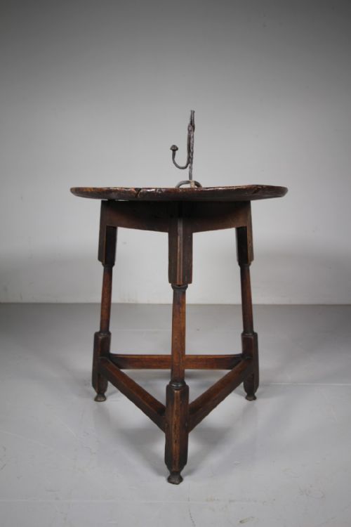 Very Rare Early 18th Century Antique Oval Cricket Table