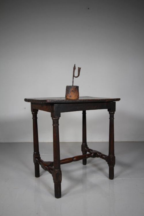 18th Century Antique Westmorland Side Table with Thick Burr Walnut Top