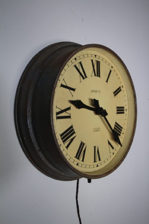 LARGE ENGLISH 1930S MAGENTA LONDON WORKING WALL CLOCK - ADDITIONAL PHOTO 4