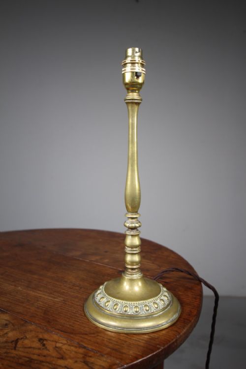 EDWARDIAN ANTIQUE BRASS TABLE LAMP REWIRED - ADDITIONAL PHOTO 3