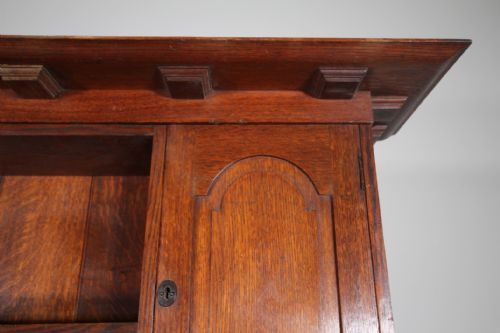 EARLY HEALS OF LONDON ANTIQUE OAK DRESSER - ADDITIONAL PHOTO 3