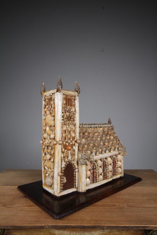 BEAUTIFUL ENGLISH 19TH CENTURY LARGE ANTIQUE SHELL WORK CHURCH