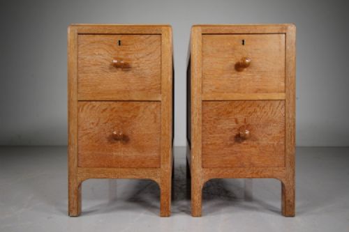 Superb Pair of Heals Antique Oak Bedside Chests – Labelled