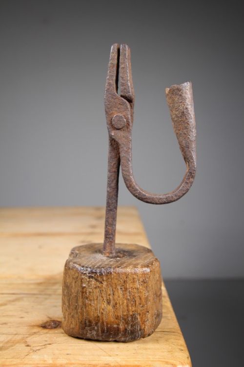 ORIGINAL ENGLISH 18TH CENTURY ANTIQUE RUSH NIP
