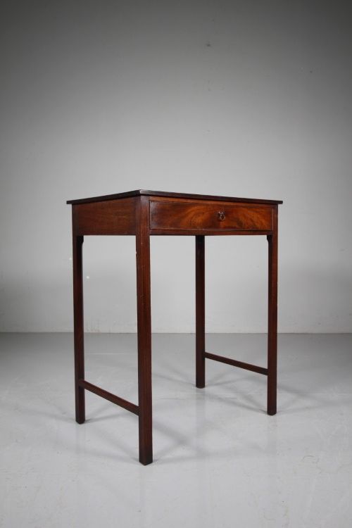 Lovely Original Georgian Antique Mahogany Side Table 