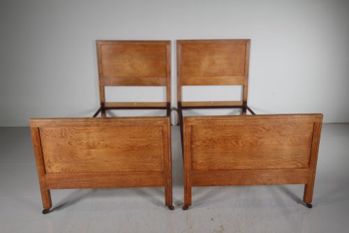 PAIR OF HEALS ANTIQUE OAK BUTTERY HUTCH SINGLE BEDS BOTH LABELLED - ADDITIONAL PHOTO 7