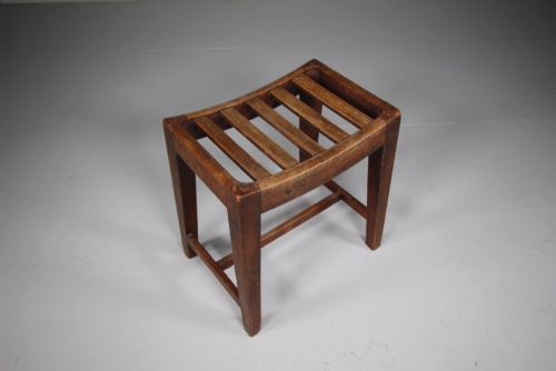ENGLISH GEORGIAN ANTIQUE MAHOGANY SHAPED SLATTED STOOL - ADDITIONAL PHOTO 3