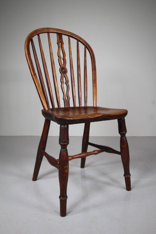 Early 19th Century Antique Elm Hoop Back Windsor