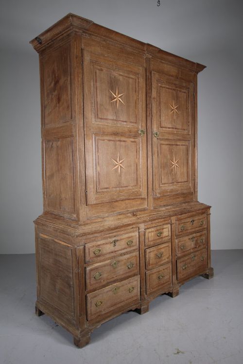Wonderful 17th Century Welsh Antique Oak Press Cupboard