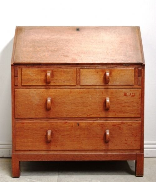 1920'S 'Heals' Oak Bureau