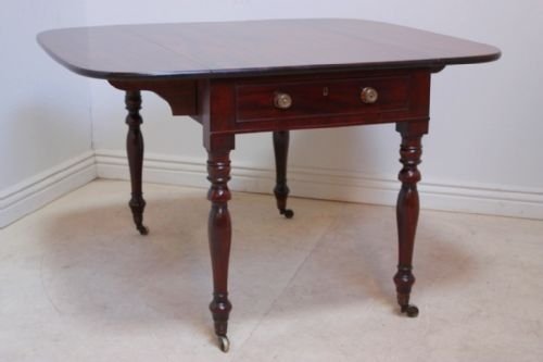 Georgian Mahogany Antique Pembroke Table