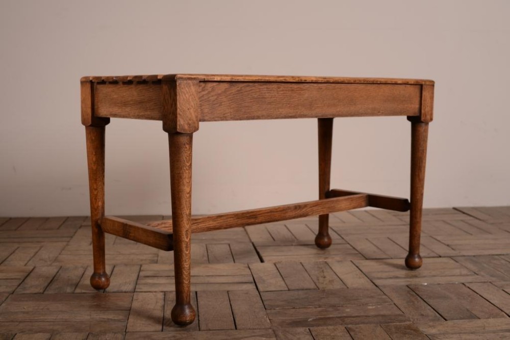 A Classic Edwardian Antique Oak Luggage Stand