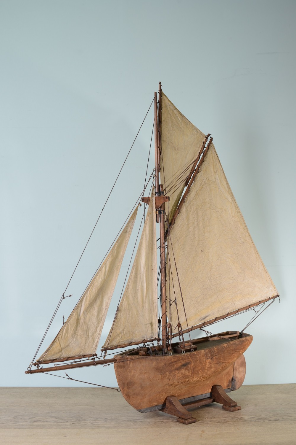 English 19th Century Antique Pond Yacht.