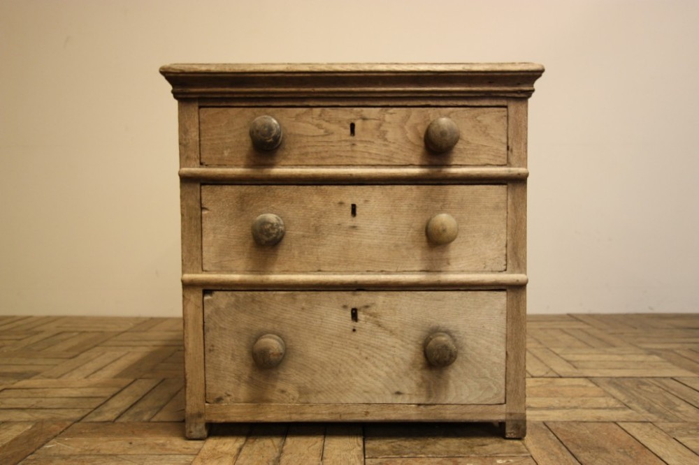 Georgian Antique Faded Oak Antique Chest